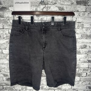 EUC Lane Bryant Women's Black Washed Denim Jean Shorts Size 22 (RN 118641)